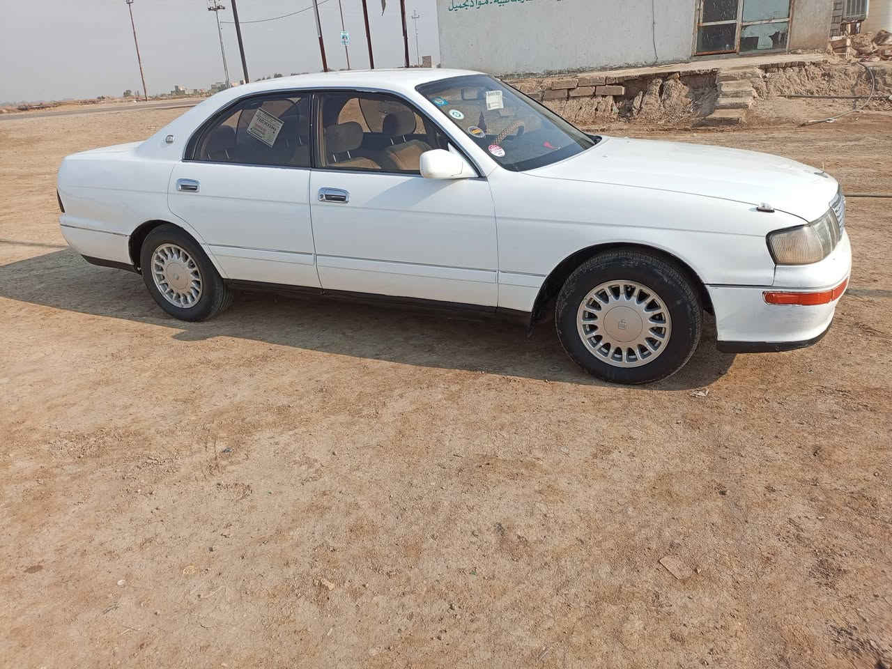 السلام عليكم
بطة كراون 93 للبيع 
رقم واسط بأسمي سنوية 2030 رقم جديد 
مكفولة من الضربة والكصة ونقل الجثة 
صبغ عام جمالية فقط .
دوشمة جديده. 
ارضية جلد جديدة.
گير ومحرك لا تنقيص ولا تبخير 
وحدادية و طخم تاير جدد.
السعر 55$  بيها مجال قليل.

***********
***********
***********
