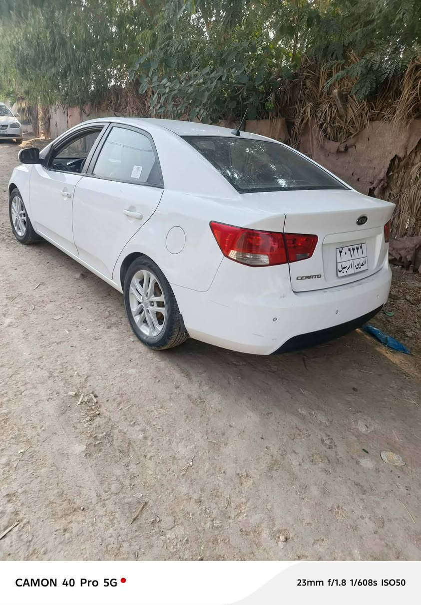 سلام عليكم  سيراتو موديل 11 خليجي مكينه 1600  دوش رقم اربيل تريد تحويل تريد وكاله سياره بيه بيها سونار وموضح كل شيء بدون اي دواخل
جاهزه سياره كير مكينه حداده تبريد تخم تاير كله جديد سعر 87 وبيه مجال بسيط مكاني بابل رقم هاتف ***********
