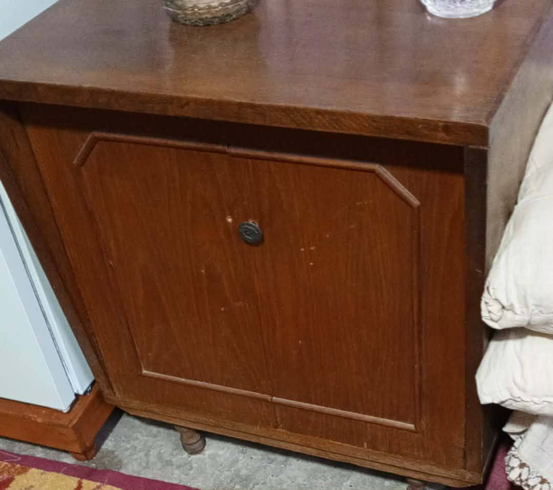 (مكلف بل نشر) غرفة نوم مستعمله قديمه صاج ثقيل يحتاجلها ترتيب السعر 250 وبيها مجال ***********
