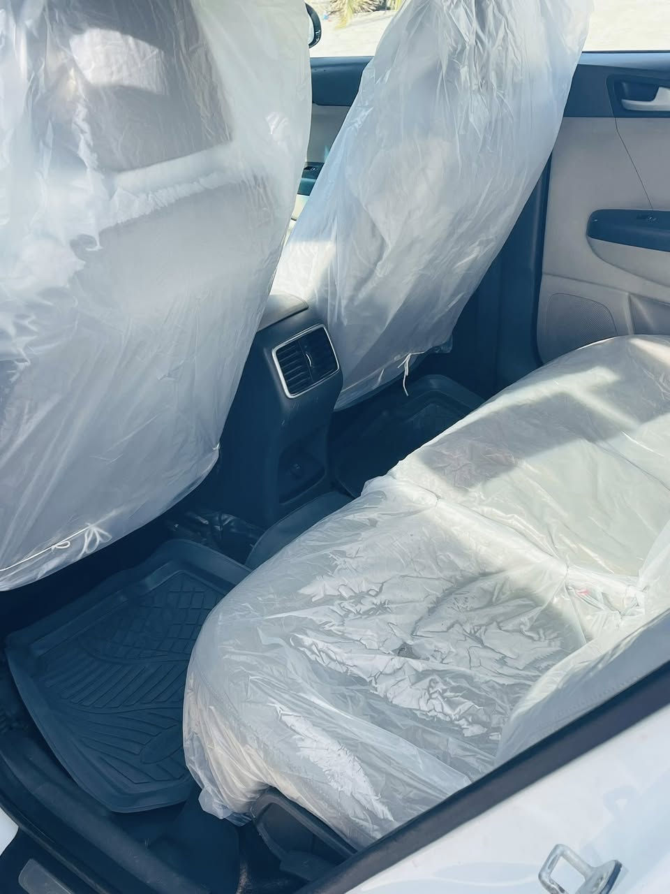 السلام عليكم

كيا سبورتج وارد خليجي موديل 2017

مكينه 2000رقم بصرة 

سياره جاهزه حداديه وتخم 

تاير وتبريد وگير كله جاهز 

بيه أماكن صبغ غير مكفول 

السعر 137 مراوس أو بيع 

مكان بصرة ياسين خريبط 

الرقم ***********
