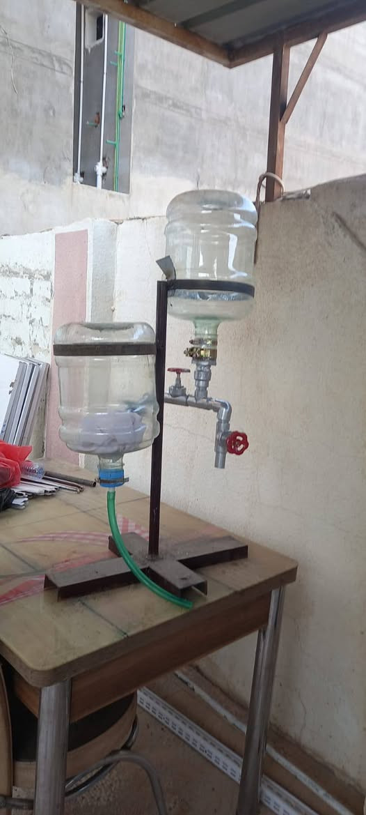 للبيع 
خط انتاج زيت الزيتون بمكائن عالية الجودة و بطاقة انتاجية 20 لتر بالساعة و بسعر مناسب جداً مليون وسبعمائة وخمسون الف وبي مجال سعر مناسب جدا.. 
مكونات المعصرة: 
١- كسارة الزيتون التخصصية
 ٢- ماطور منشأ أوربي سنكل فيس single phase. عدد 1
٣- بريس عصر بضغط ٢٠ طن عدد 1
٤- سيف فصل سوائل عدد 1
٥- صينية مجمع عدد 1
٦- منظومة فصل الزيت بطل عدد 1
٧- فلتر زيت عدد 1
ديالى/بعقوبة 
للتواصل واتساب ***********
