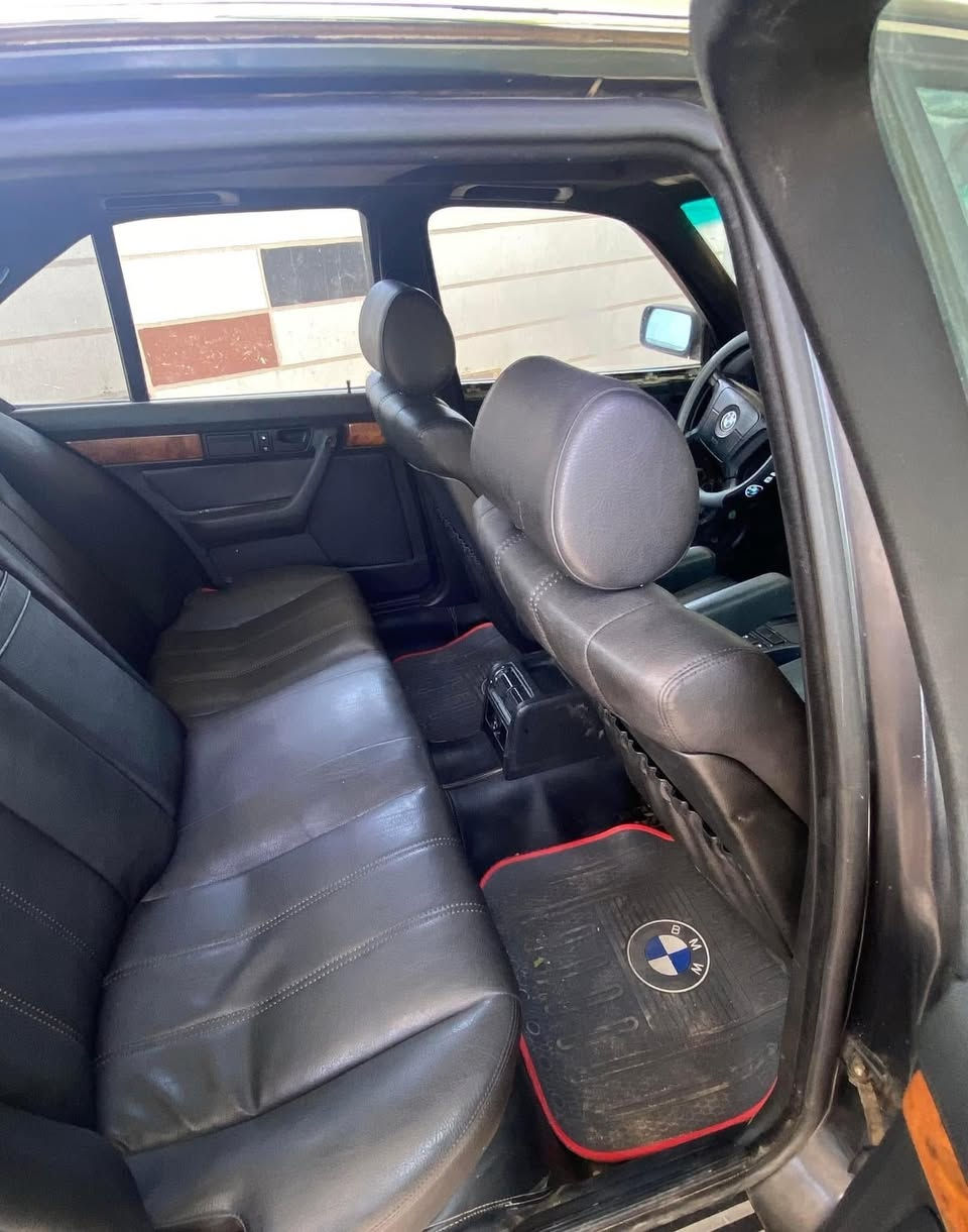 السلام عليكم بي أم 1990 535 كشر نظيف مكينه وكير جدد غرفه جديده شخط مابيها السياره بسمنا السعر65 قفّل رقمها بغداد مكان السياره النجف ماعدى تبريد  مابيها وترهم مراوس ايضا


**إذا كنت صاحب هذا الإعلان وتريد حذفه لأي سبب، رجاءا أرسل رسالة إلى الدعم الفني**