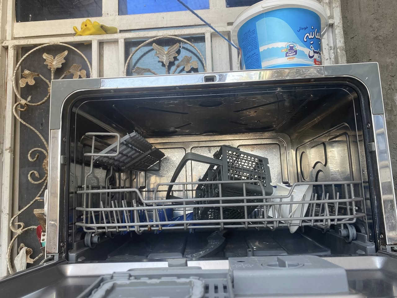 للبيع ثلاجه ١٠ قدم مبدل بيها ماطور وهذا تجميدها مثل ماموجود بالصوره وعندي غساله صحون
غسلهه ممتاز سعرهم 
 الثلاجه والغساله ١٥٠


**إذا كنت صاحب هذا الإعلان وتريد حذفه لأي سبب، رجاءا أرسل رسالة إلى الدعم الفني**