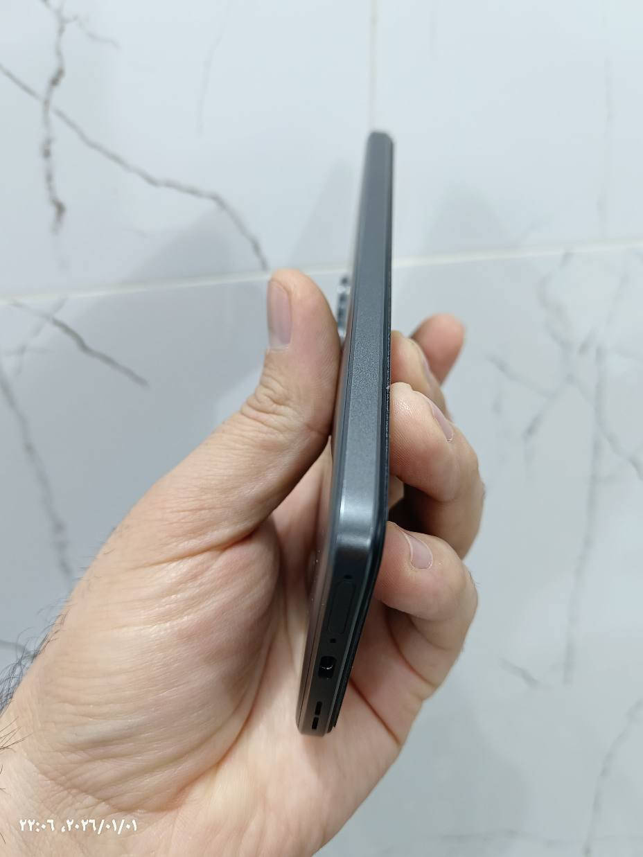 الرام 12 الذاكرة 256
المعالج سناب دراغون 782G (6) نانو 
البطارية 5000 ملي امبير 
الشحن 80 واط 
الكاميرات الخلفية 50+8+2 تصوير 4K الامامية 16
تحديث الشاشة 120 هيرتز 
نظام الاندرويد 15
للبيع فقط السعر 250 منهي من الاخير 
مكاني بغداد غزاليه 
*********** بغداد, العراق
