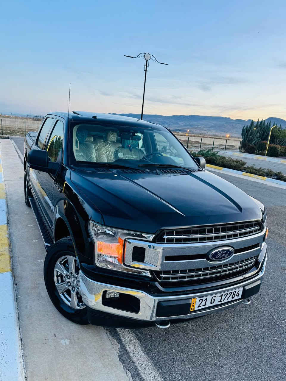 مواصفات XLT  
٨ سلندر مرغوب 
ماشي ٩٢ كم 
( بانوراما - ويالة كروم - كشنات كهرباء - شاشة جبيرة - 4+4 - نيضام دبل ئيكو  ECO ) بعد هواى مواصفات 

سعر ٢٣٨ $ بيها مجال 

مكاني السليمانية
*********** السليمانية, العراق
