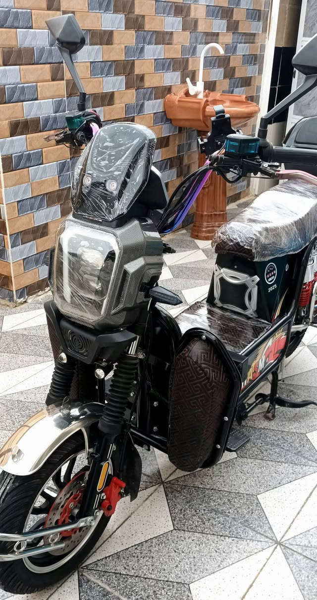 السلام عليكم
 للبيع جبلي هيوشه 2025غني عن تعريف 
4سرع+مثبت سرعه+دبل اشارع+Rرجوع للخلف
نضام فتح جنطه عن طريق.جهاز. 
تشغيل بصمه اصبع+بصمه عن بعد 
نشرات يدات بريك +رقم ضوئي 
سماعات ام بي ثري دي جي+ستيرن ملون 
دبل سويج +دبل بصمه تشغيل عن بعد 
6باتري بطاريات  فول شرط فحص
ماطور نظيف جدا 
سعر 750بي. مجال جدا بسيط بدون احراج 
 عنوان صقلاويه شهداء الثانيه 
او مول فلوجه  📍🚩
(تريد تشتري خاص مارد ع تعليقات)
استفسار اتصال &
***********
***********واتساب
