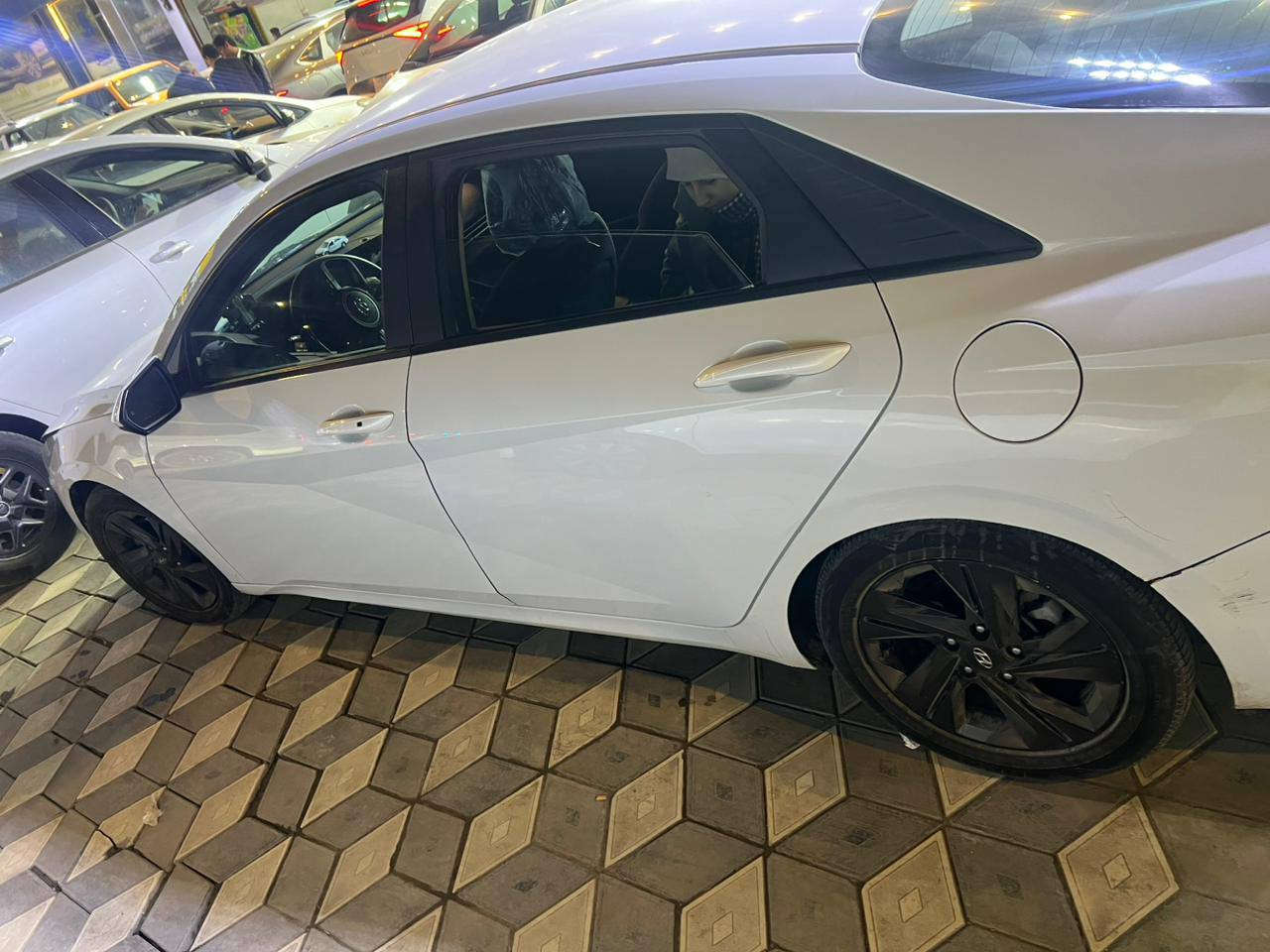 السلام عليكم ورحمة الله النترا 2021 وارد أمريكي رقم أربيل جاهزه وجديده خير من الله 
موصفات فول عدا الفتحه 
بصمه تحكم حساسات رادار مثبت سرعه كاميرا خلفي لايت زنون شاشه كير سفتي 
بيها  اربع قطع  جاملغ خلفي وقبق الجنطه و بنيد مبدل وباب السايق فقط رش  بدون دواخل والصور واضحه ماشيه 
وقابله للزياده 272
 للاتصال *********** كربلاء, العراق
