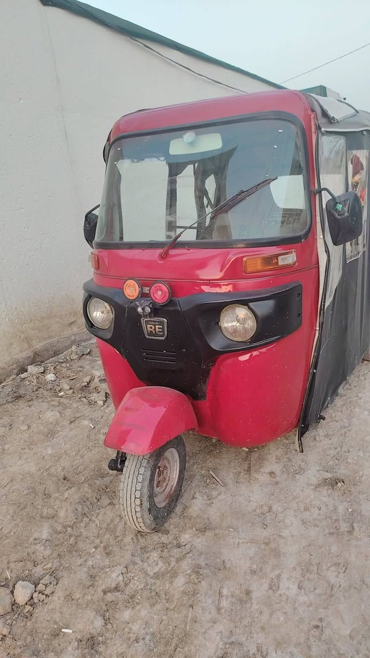 السلام عليكم تكتك لبيع موديل 2017شهر9 /3200 وبيه مجال هاذا رقمي ***********
