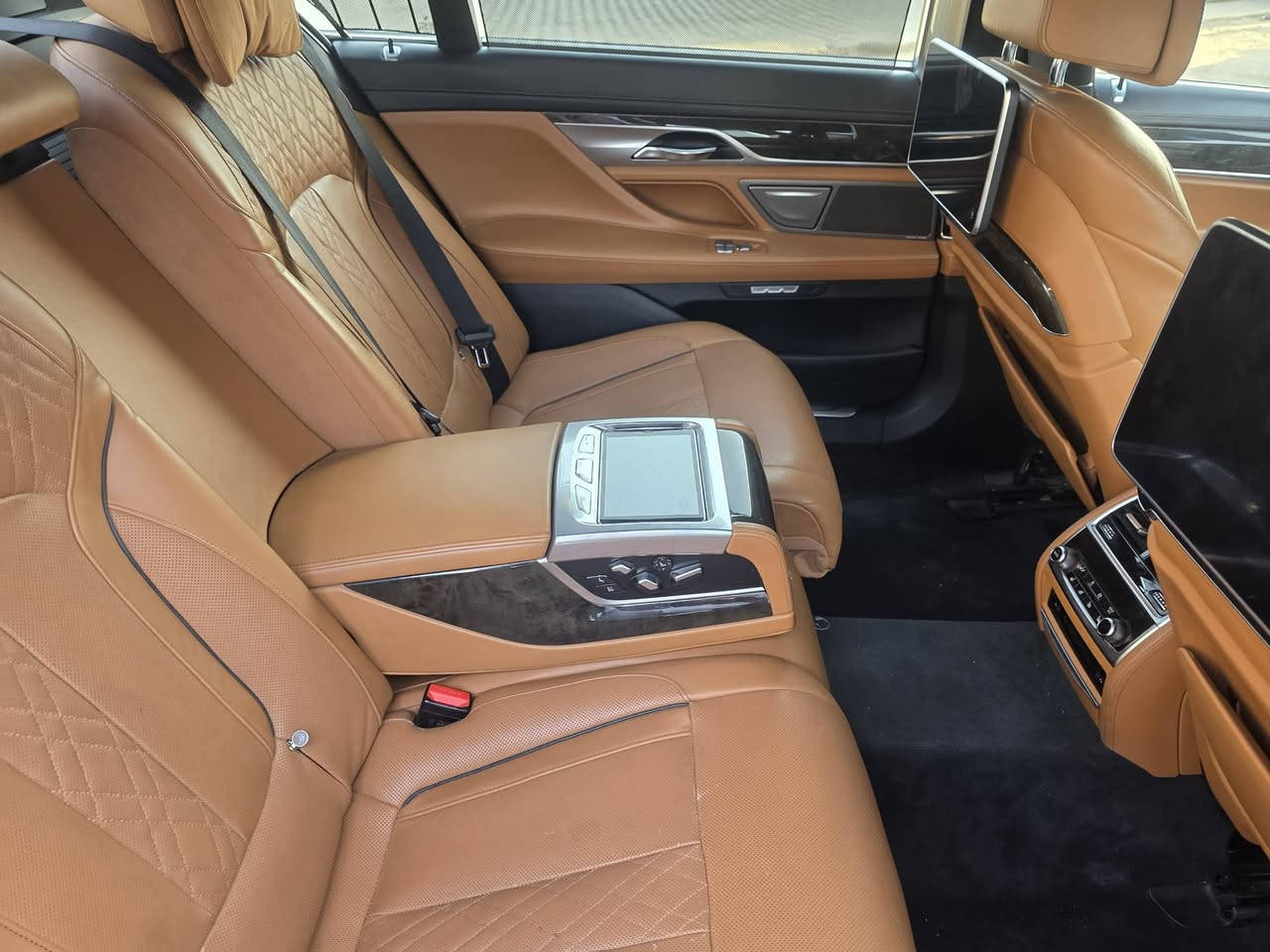 سلام عليكم بيع فقط 740li خليجي G12 موديل 2016 ماشيه 108 كيلو متر فول للخير شنو ابالك بيه  جاملغ خلفي صبغ وقبق جنطه كلير
رقم بغداد بسمي تحويل ثاني يوم  سعر اتصال او خاص اخون الشراي يتصل وبي خير ويدلل  ***********
