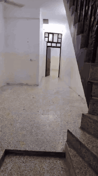 الموقع شارع الفاروق قرب جامع العمرية 
المساحة 54 متر
بناء حديث طابقين ((مثل ما موضح بالفيديو))
((السعر 45 قفل))
للتواصل ***********
البيت(( مأجر 150 الف ))
سند طابو شرط التحويل
