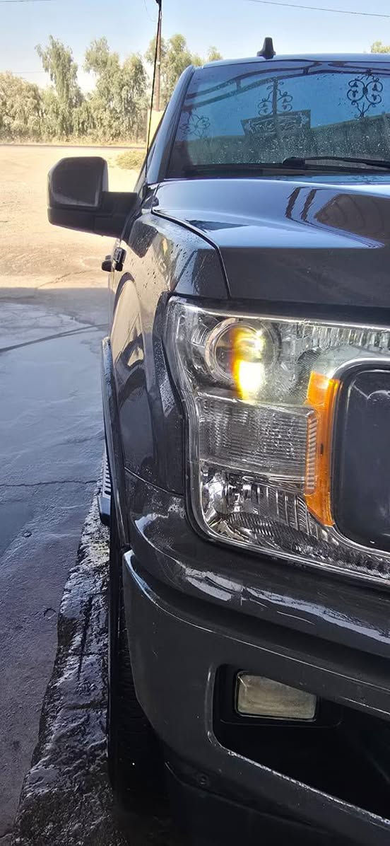 لمعرفة السعر اكتب كلمة (تم) بالتعليق يجيك السعر خاص💐

فورد f150  2020 
محرك 5000 / 10نمر 
مواصفات عادية  ماشية 117m 
كفالة كير محرك تحويل 
الضرر: سرقة جامرلغ ايمن وبنيد 
الجامرلغ الايسر معير بلادي 
الباب الخلفي بيهة صبغ قليل جداً

مكان السيارة ديالى

***********☎️
