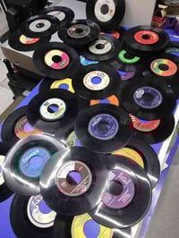 اسطوانات اجنبية • ٥٠ قطعة • توصيل لجميع المحافظات