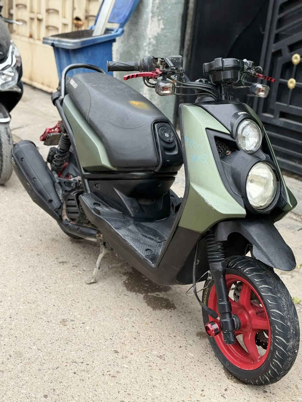 السلام عليكم دراجه جبلي مكفوله كفاله عامه صارله شهرين نازله من الرمبه أوراق كامله لحد يجي يكلي شبيها عمري دراجه رمبه 
جيب 10 فيتريه وتعال من الباب اخذها 
السعر 1200 مليون و200 وبيها مجال 
المكان بغداد الشعب


**إذا كنت صاحب هذا الإعلان وتريد حذفه لأي سبب، رجاءا أرسل رسالة إلى الدعم الفني**