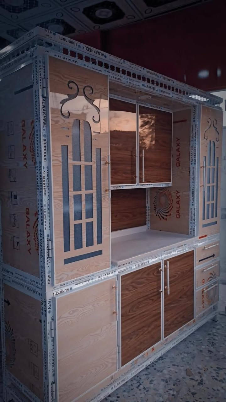 سلام عليكم توفر لدينا كاونترات المنيوم الثقيل كافه اللوان والقياسات توفر نضام البديل حسب طلب الزبون استفسار ع وتساب*********** سيتم ارد عليكم بأقرب وقت ممكن
