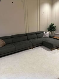 كونور مستعمل للبيع تركي قياس ٣٨٠ * وعرض ٩٠ مع شازلون  ٠٧٨١٠٧٢٧٢٠٦