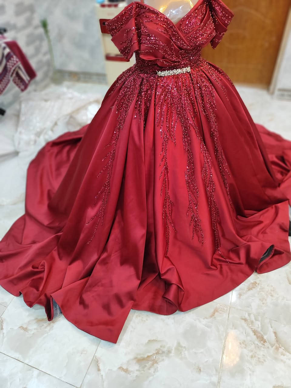 يوجد بدلات البيع جمله مفرد اكثر ستفسار على خاص سعر ٦٠،، الف ***********
