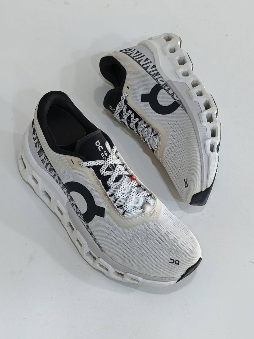 On Cloud موديل حديث
قياس 40--25.5 cm
اصلي اورجنال طبي وزن خفيف
***********☎☎
توصيل كافة محافظات العراق 🚗
