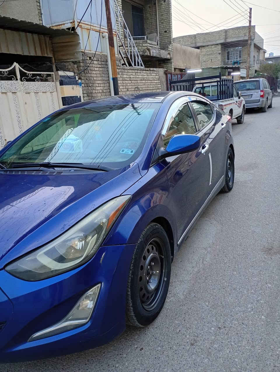 النترا موديل 2015 حادثها واضح بالصورة بابين عكس السايق  انصبغت صفحة كاملة بدون تكم وجاملغ جهة السايق مصبوغ وبارد قليل بداية البنيد  السيارة ليبل واحد كل شي عندك واضح بالصور السيارة جاهزة بدون اي نواقص رقم بغداد بأسمي السعر 102 بيهة مجال بسيط ***********
