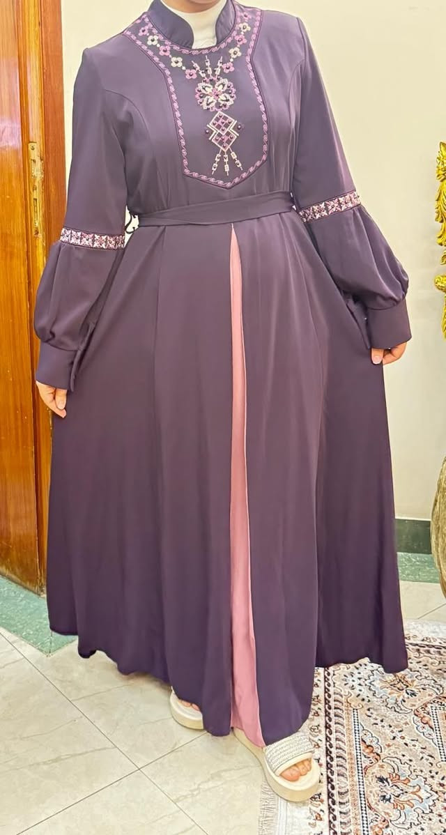 فساتين استعمال جدآ قليل اللون احلى بلحقيقه قياس ٤٨ اتلبس من وزن ٦٠ إلى ٨٠


**إذا كنت صاحب هذا الإعلان وتريد حذفه لأي سبب، رجاءا أرسل رسالة إلى الدعم الفني**