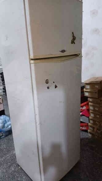 ثلاجة عطلانه ماعرف عطلها شنو ب٥٠ بيها مجال بسيط الرقم*********** مكاني حي حر
