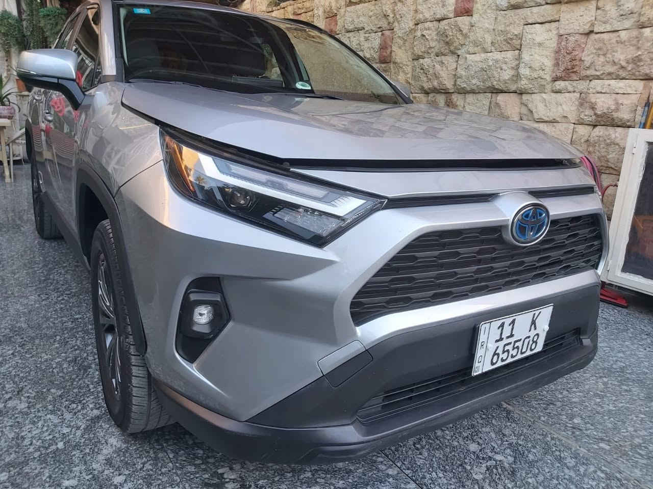 راف 4 موديل 2023 xLe بريميوم. لون سلفر. كشنات جلد سلفر وتجي كلش قليل كله يجي اسود السيارة مماشية بلعراق بس ع كد الترقيم يأسمنا ماشية 19  الف فقط سعر 245 ورقة مكان بغداد زيونة  هاتف  ***********
