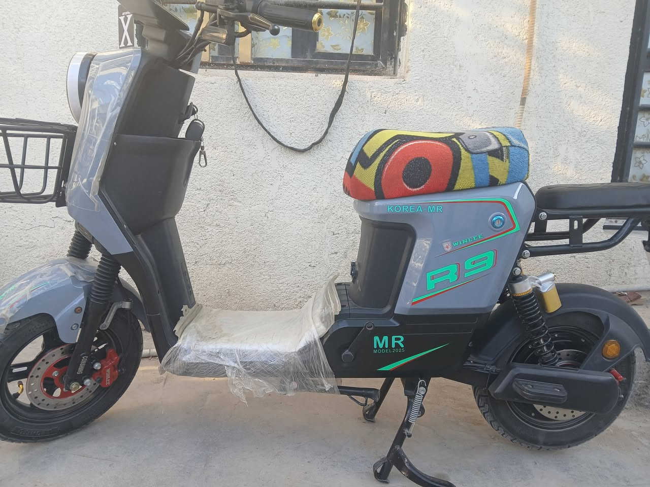 سلام عليكم دراجه R9 للبيع مكاني الجزيرة الاتصال على الرقم ***********
