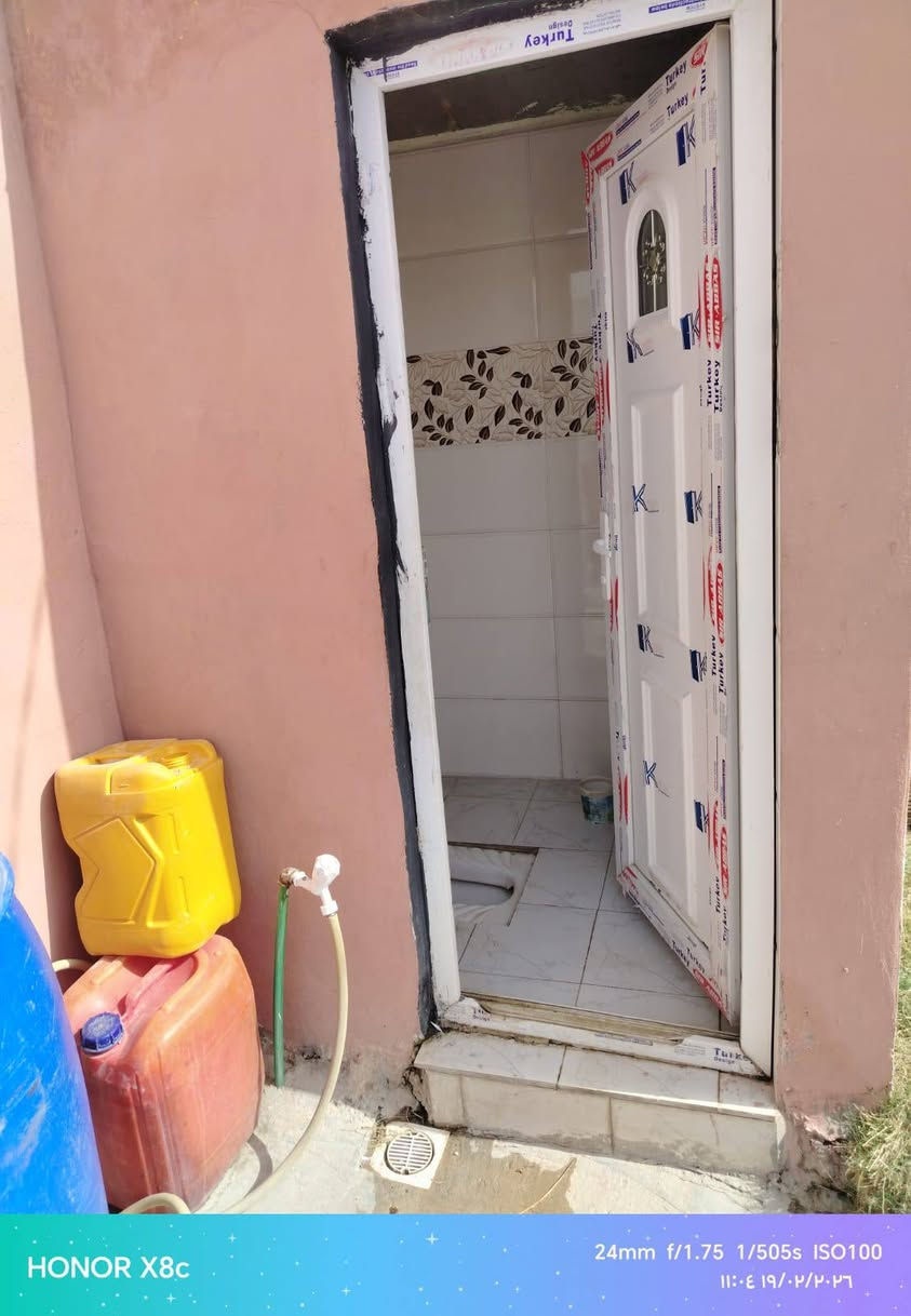 السلام عليكم دار 100 متر للبيع الواجهه 5:30 والنزال 19 شارع كربلاء نجف طريق يا حسينم عامود 187 يحتوي على غرفه وصاله ومطبخ صحيات داخليه وخارجيه ومساحه حوش ماي وكهرباء وتبليط السعر 18 مليون وبي مجال الشراي يتصل***********
