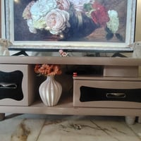 ميز • للبيع