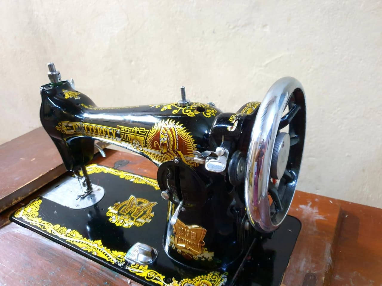 سلام عليكم  نضيفه وشغاله كلشي مابيه امل فراشه رايديه ب١٢٥....***********
