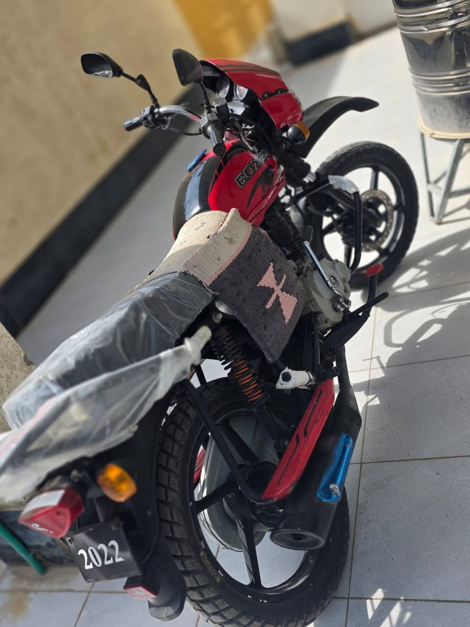 السلام عليكم                    ***********
بوكسر 2022 كفاله عامه من كلشي مكينته مكفوله 
أوراق اصولي كهربائيات كامله مكان ديالئ الخالص الشراي يتصل
