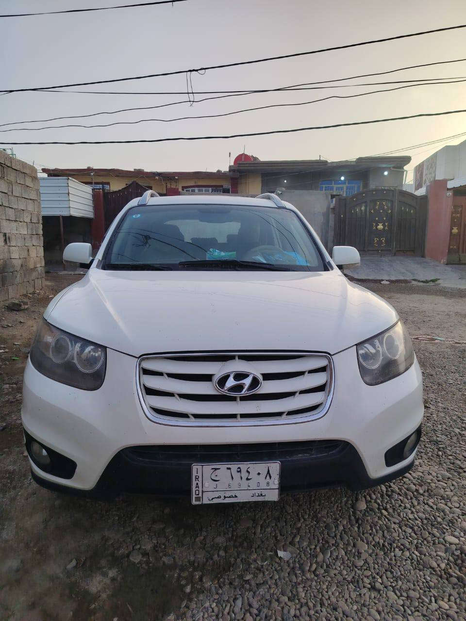 سلام عليكم
سنتافيا 2011
سياره نظيفه ومرتبه
جام اوتو
كرسي سايق كهربائي
فتحه بانوروما كهربائيه
اشاير بالمري
السياره بيه ضربه جنطه
رايده ب١٣٩ وبيه مجال 
***********
