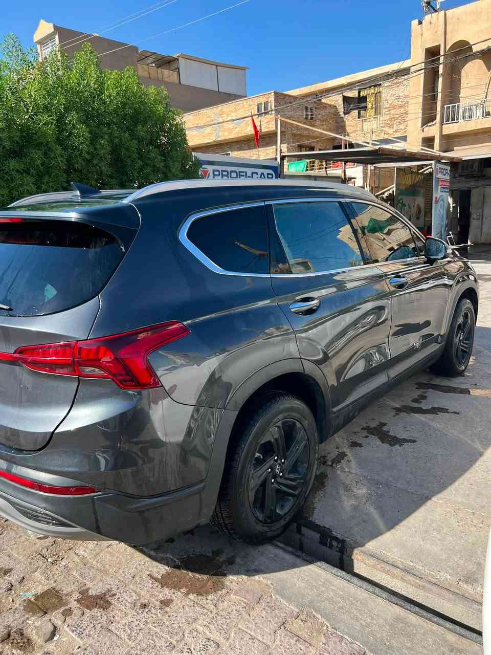 سنتافيا 2023
مابيه حادث  بس باب صندوق فقط  موضح ب صور 

رقم بغداد 

تحويل ثاني يوم 

محرك 2500

ماشيه 75الف km

شاشة كبيرة وكاميرا 

كار بلي و اندرويد اوتو

رادارات 

نقطة عمياء 

حساس اطارات 

مانع أنزلاق 

مثبت سرعه كروس 

تحكمات ستيرن

بلوتوث أوكس و USB

لايت LED 

اوتوهولد 

هاند بريك كهرباء 

تبريد قطعتين 

تدفئة كشنات 

5 راكب 

شاصي ولغود مكفولات وكير ومحرك مكفول

مكان السيارة بغداد 
***********
