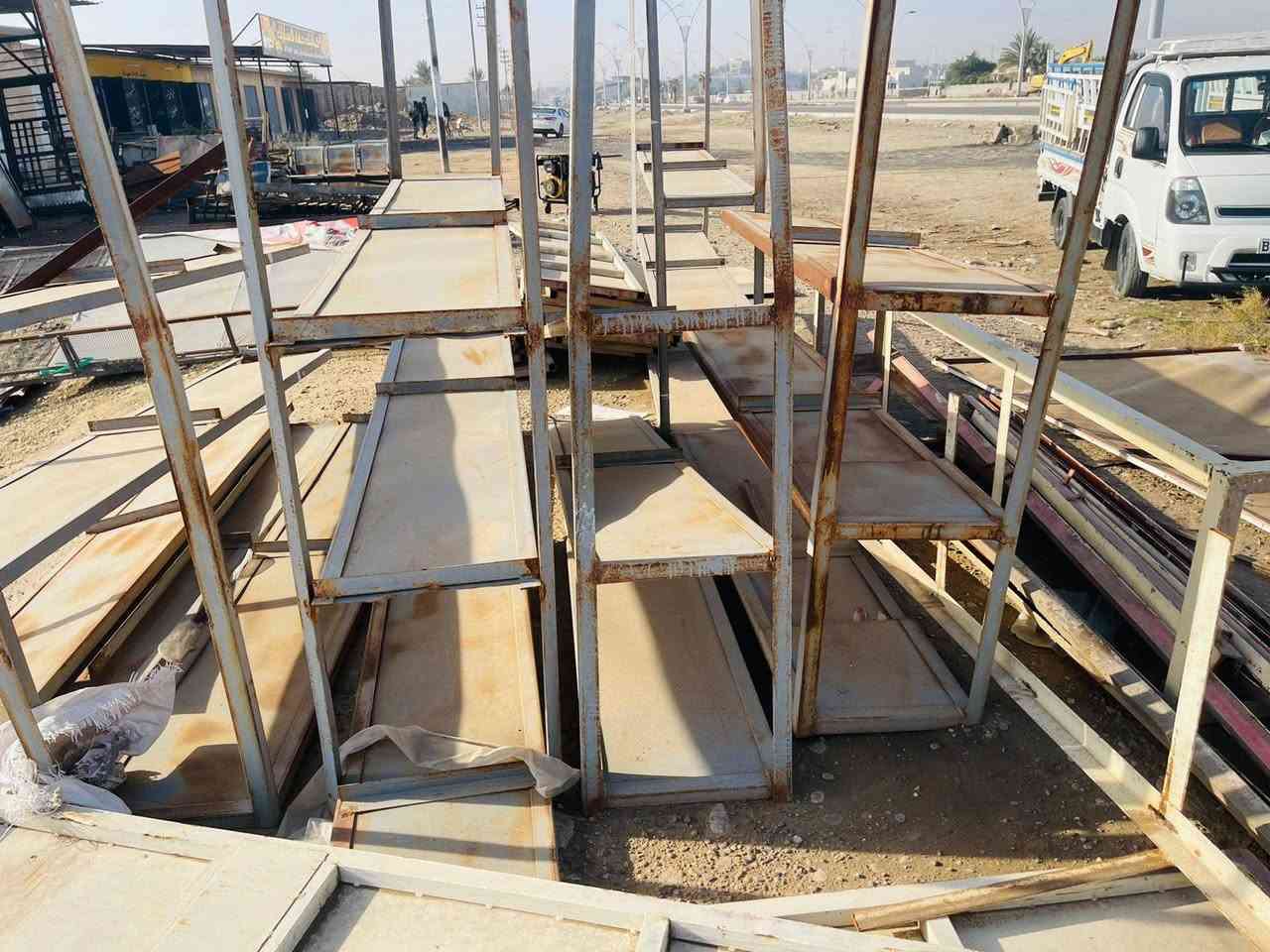 السلام عليكم ورحمة الله وبركاته

 يوجد أرفوف حديد كانت متصل وكصيناها

رفوف حديد ثقيل العدد ٦ رفوف السعر ٣٥٠ وبيها مجال
مستعمل شي قليل 
المكان قرب مدخل جسر تكريت

الاتصال والاستفسار متواجد ***********
نفس ما موضح بصوره
