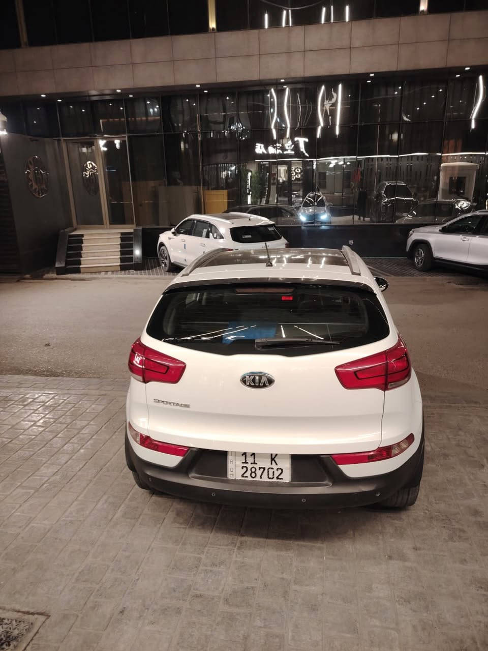 السلام عليكم…سبورتج 2016 خليجي 
محرك. 2000 دوش. ..كفاله من الصبغ والتبديل 
رقم بغداد انكليزي 
بانوراما 
كير. محرك. على وضع الشركه 
ماشيه.  123 الف 
السعر.  167
***********
