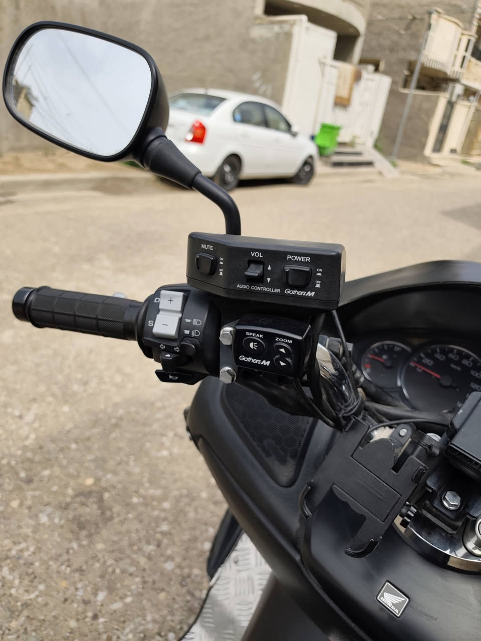 سلام عليكم للبيع فورزة بصمه صفر 8 ماشيه 22 جديده رمبه كير شغال كفاله عامه مزوده بلادي  شكل بومه امبيثري بلادي تحكم ستيرن  لايت زنون اصليه تجوه بلادي تخم تايرات جدد نعومه فول كله شغال سعر10.  بيها مجال   بغداد زعفرانيه ***********
