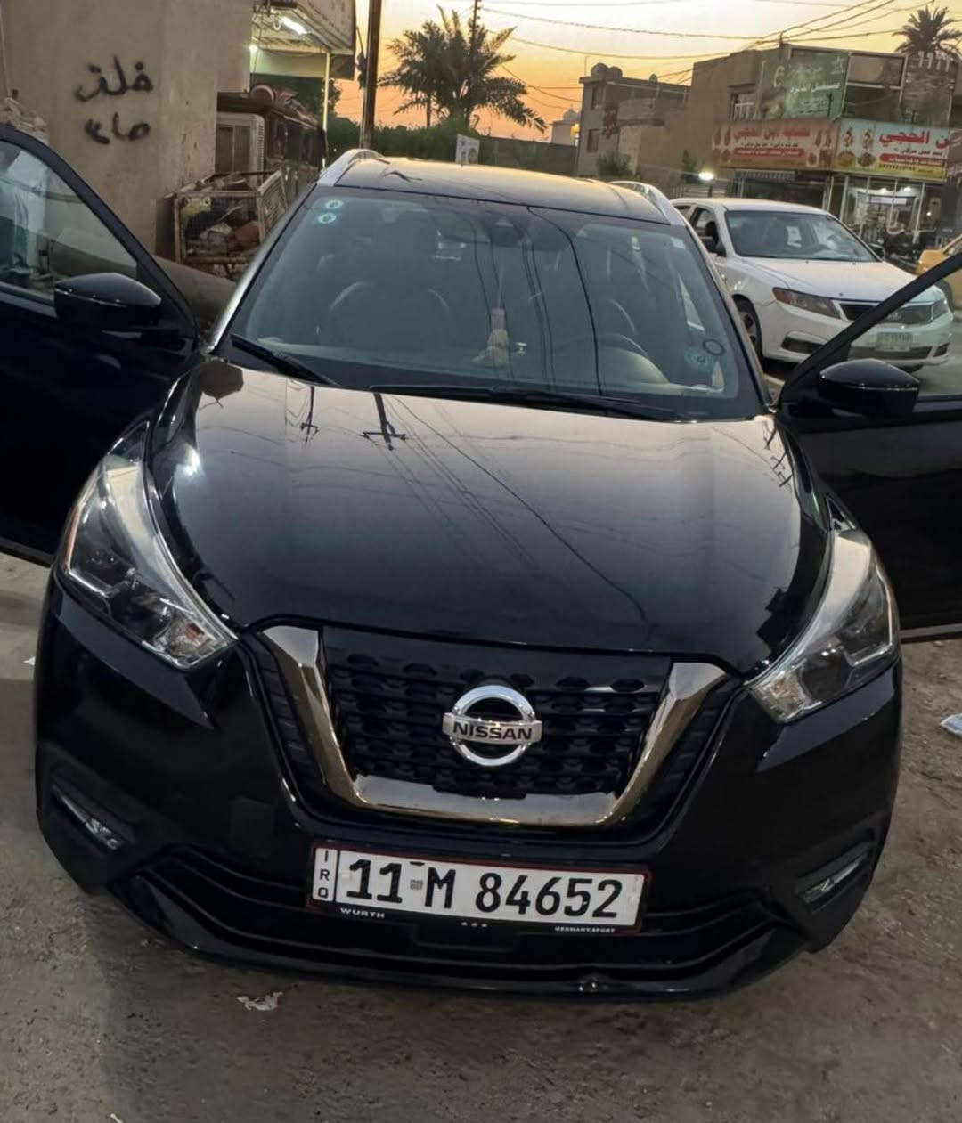 نيسان كيكس موديل 2020 فول من عده الفتحه مال الصقف 
السياره بأسمي وتحويل ثاني يوم  
وما بيه ايي نقص 
الموصفات بصمه تشغل عن بعد كامرات 360 درجه
وبعد هواي موصفات بيه 
ضرر حلو خلفي البجم كبس والسونر هم ناشره 
مكاني بغداد 
السعر رقم 1 رد تلقائي
رقم راعيها
***********
