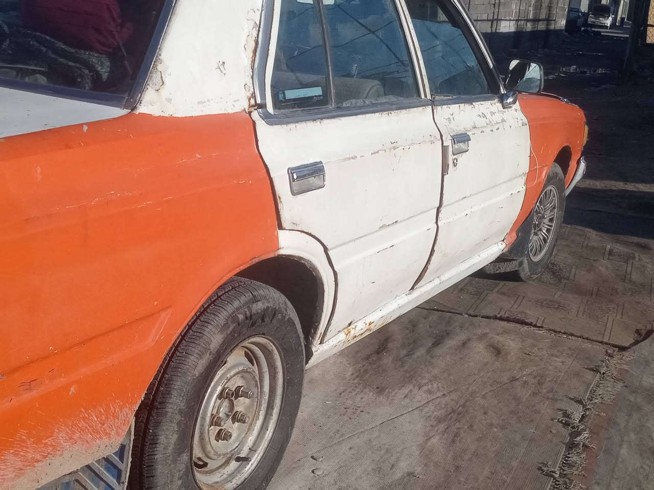 السلام عليكم عندي سياره كراون 81 رقم صلاح الدين صاحبه موجود مكينه بيه خيط بخار بلاديه مالاته تخم تاير جديد كهرابيات عله شغاله سعر 11ورقه بيه مجال مكان بغداد معلومات أكثر تصال عله رقم ***********
