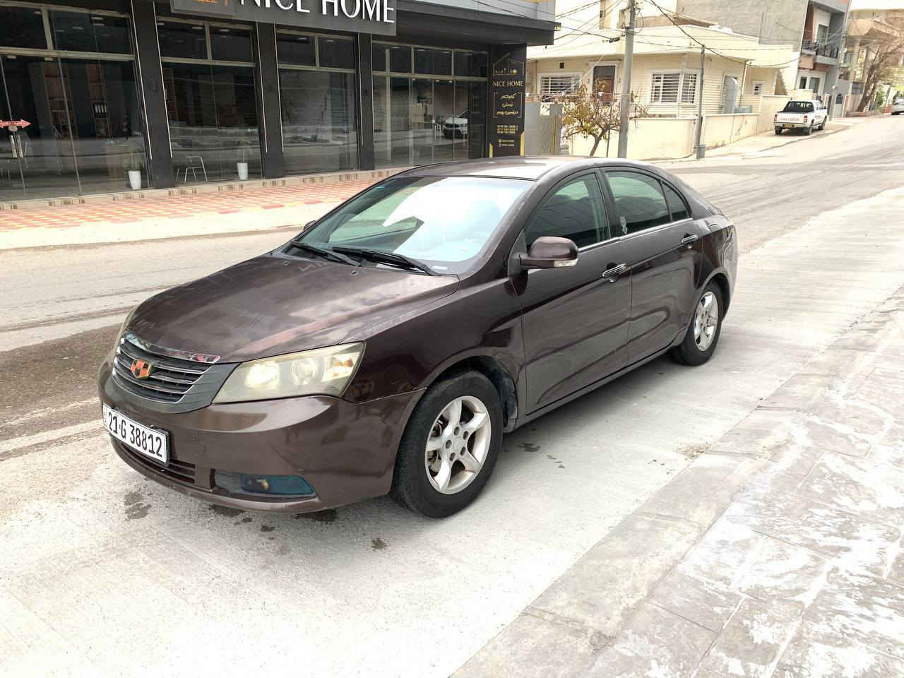 سەرەتا بەناوی خوا 
ژمارەی تەلەفون : ***********  واتساپ و فایبەر 

جیلی ئیمگراند ۲۰۱۳  EC7 
سەنەوی تا ۲۰۲٨ تازەیە
تەحویل غەرامە بەناوکردن بە شەرت 
سەیارەکە مەکینە ۱٨ ی کرۆلایە 
بێ تەقەو ڕەقە ماڵی دۆستە 
گێڕ و مەکینەی بە شەرت 
چوار تایەی تازەی لەژێرایە 
دوو پارچەی هەیە بێ ناوگرتن 
کەمێ کاڵ بونەوەی هەیە ئەویش جێگای باس نیە 
بەس ماشااللە ‌ی ئەوێ سەیارەیەکی جاهیزو بێ کەموو کوڕیە 
تەنها فرۆشتنە گۆڕینەوە ناکەم 
سیعری ٦۰ وەرەقەو  مەجالێکی دۆستانە 
لەگەڵ ڕێزدا هەموو زانیارییەکم نوسیوە 
ماسی لەبەحرا سەوا ناکرێ  ئەگەر کڕیاری وەرە لە نزیکەوە سەیری سەیارەکە بە شوێن سلێمانی السليمانية, العراق
