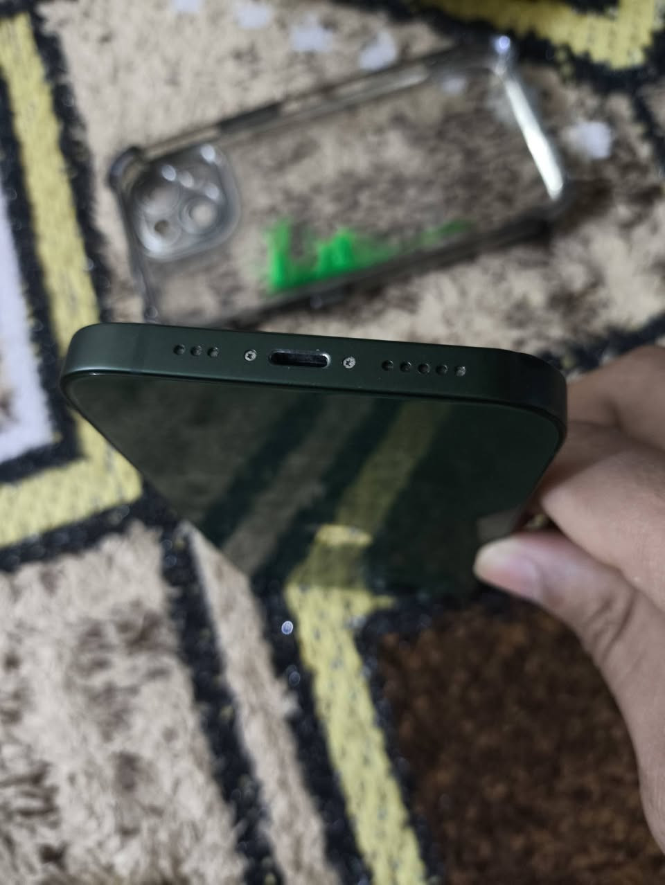 السلام عليكم
جهاز أيفون 13 عادي شرق أوسط للبيع
 ذاكرة 128 
البطارية 87 بلاديه
 الجهاز نضيف مامبدل بي ولا قطعه 
التواصل عل صفحة أو عل رقم*********** واتساب
