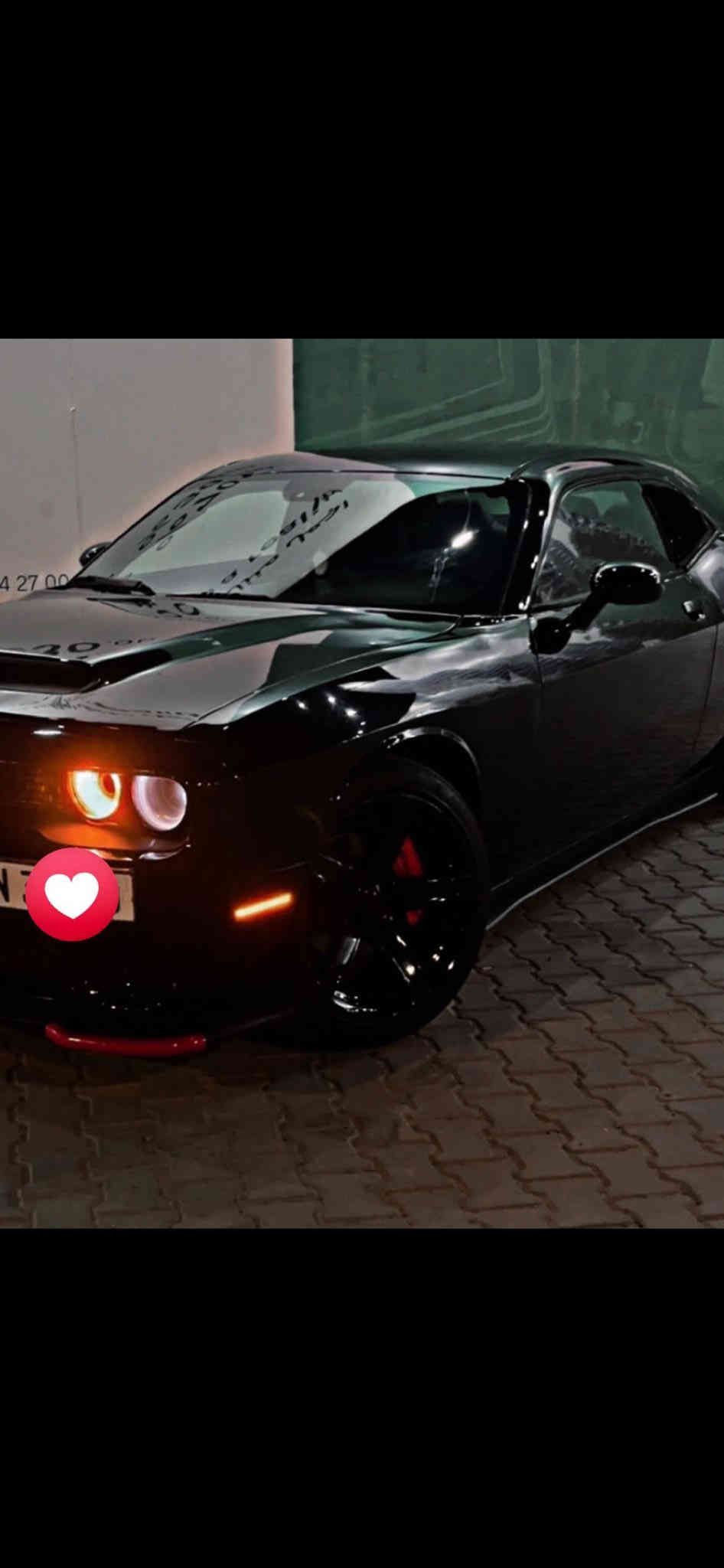 جالنجر 2018v6 
ماشية 85 
سيارة على ايدي وكلش مداريه مال جناي باسمي 
غرفة جديدة 
بولش وعناية جديدة 
ادامة كاملة للمحرك جديدة 
سيارة سحبه ابد مو مال ستة ماشاءالله 
مواصفات تشغيل عن بعد  بصمات عدد 2 قطعتين  تبريد مناخ منفصل  شاشة كار بلي جام اوتو وضع سبورت لايت زنون وكشافات هيلكات كت كامل دايمون ويل 20 نجمة 
تحكمات ستيرن وباقي مواصفات معروفة 
حادثه بداية بنيد وجاملغ السايق وبالعراق انطخ جاملغ السكن 
سعر 158 وبيه مجال 
***********. بغداد
