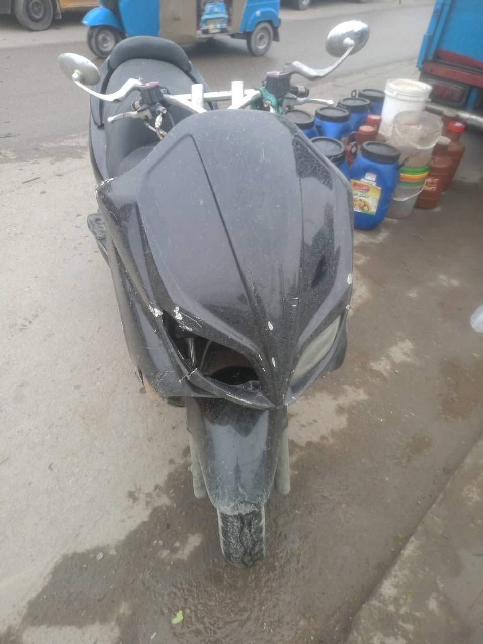 السلام عليكم دراجة فورزا 09 دراجة نظيفة خير من الله الدراجة نكرة سلف بكل وقت لا تنقيص ولا تبخير العنوان مدينة الصدر الرقم ***********
