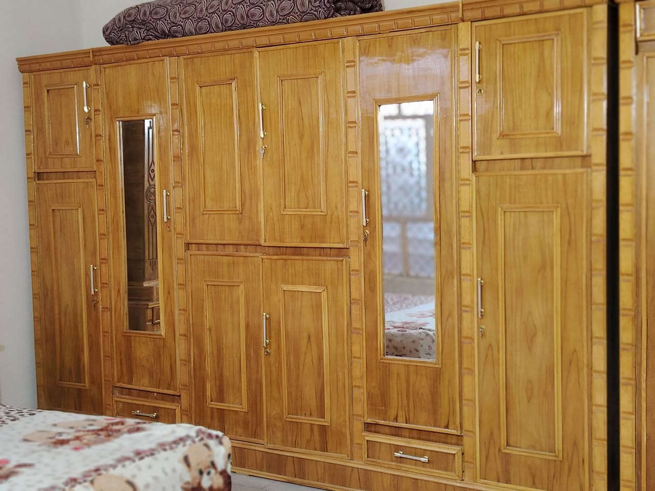 غرفه تسكام جديد صارلها شهرين للبيع مامستعمله غير شهر واحد صاج ثقيل درجه اولى مسكمها مليونين ونص مثل ماشوف نضافتها
***********
