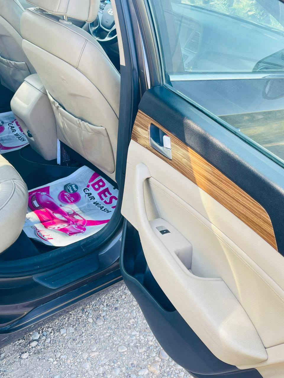 سوناتا 2015
نص فول 
الضرر موضح بالصور
عنوان ديالى 
***********
