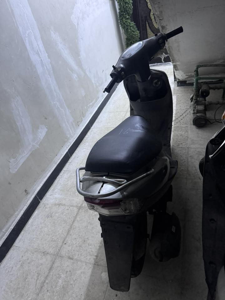 ماكس منغولي  

دراجة نظيفة ورمبه مصارلي 25 يوم من مشتريها كل شي شغال بيها بس الگفر مال محرك  مكسور  كهربائيات شغالة وكفر زين صوت محرك يخبل ما مفتوحة ابداً 

700 الف 

*********** واتساب واتصال او خاص
