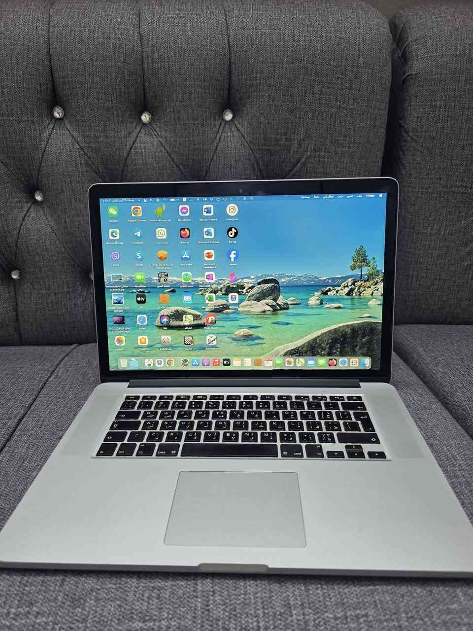 جهاز ابل ماك بوك برو
معالج i7 
رام 8g 
الهارد 256ssd 
بطارية تدوم 6ساعات. 
شاشة ريتنا 4k الوان طبيعية hdr10
جهاز مناسب للتصاميم والاعمال الهندسية 
يفيد طلاب 
السعر ٣٥٠ الف نهايتة 
رقمي *********** 
مكاني بغداد البياع
