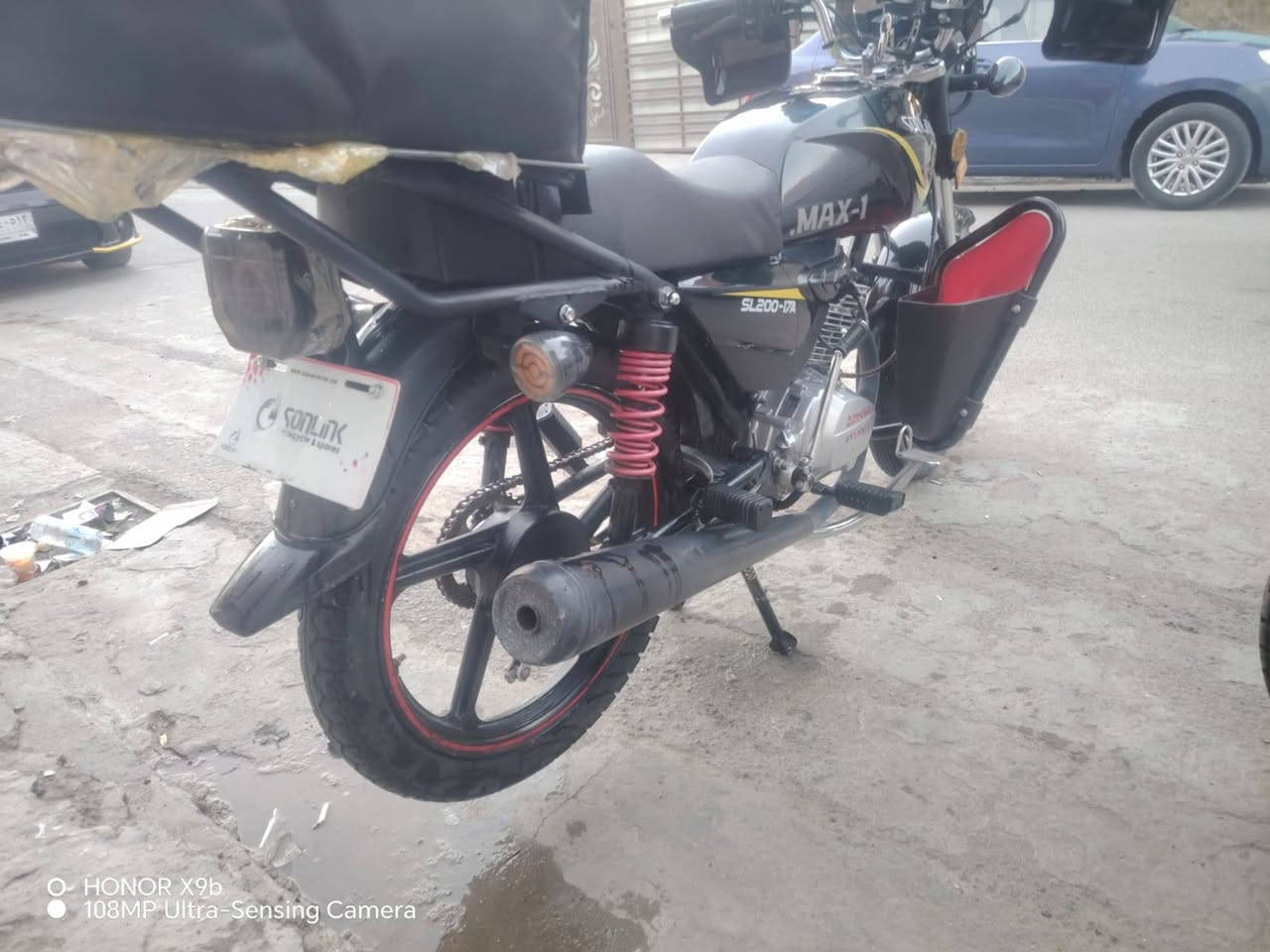 السلام عليكم دراجه سونك ماكس للبيع موديل 2025 الدراجه جديده العنوان البياع حي التراث و السعر 750 رقم الهاتف ***********
