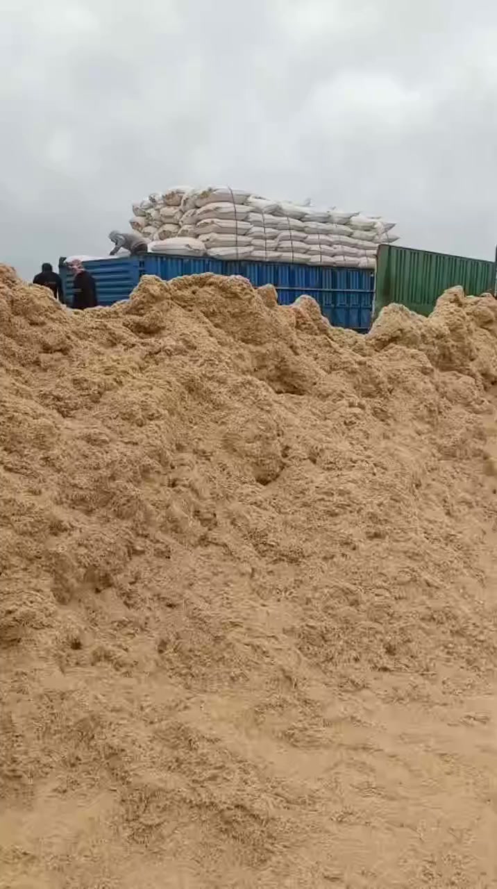 السلام عليكم
من رخصتك ادمن 
يتوفر لدينا تبن حنطة مال دگاگه نظيف شرط مكفول في قرية العماري 

الاستفسار الاتصال على الرقم ***********
