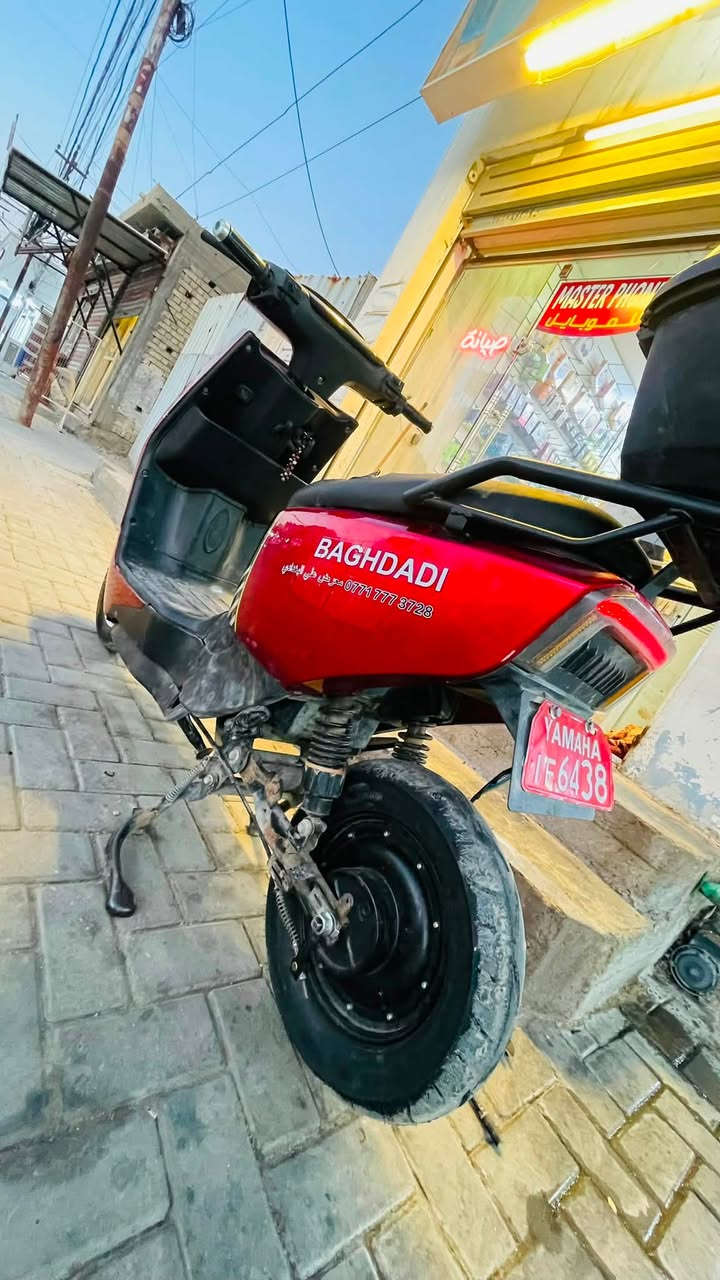 دراجه شحن 6 بطاريات وكاله البغدادي
الدراجه هاي الفيش ماعرفت اشدها وديتها للمصلح كلي بدل العقل البطاريات كلشي مابيهن يخبلن وعل فحص تاخذ بطارياتها
وبعد ماعرف هسه هيه شغاله وكله شغال كهربائيات لكن ماتمشي 
ابيعها عله هذا وضعها 
السعر 275 الف 
المكان بغداد الشعب 
الشراي يتصل 
***********
