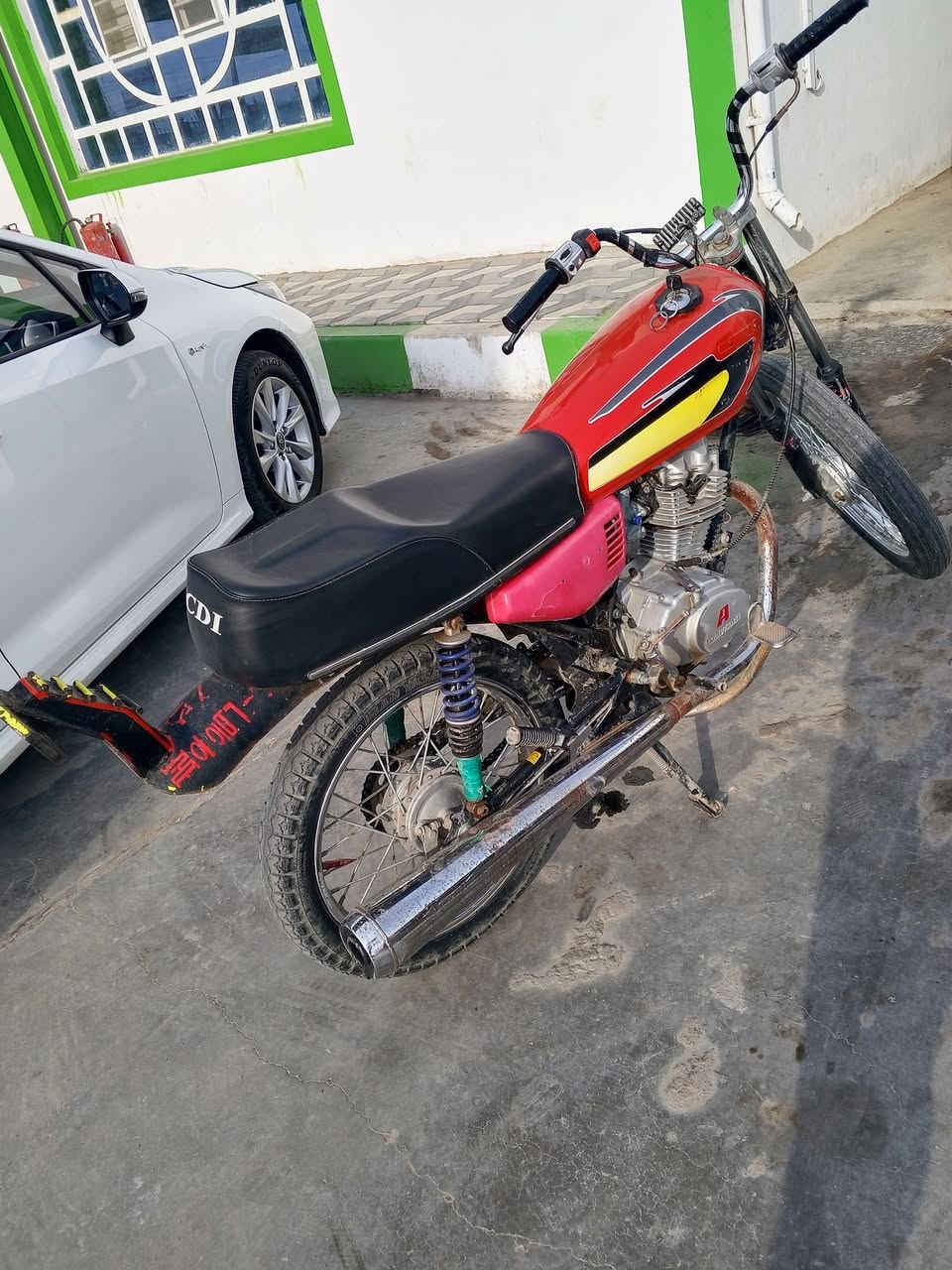 دراجة 16للبيع اوراق اصولي نضيفة وحلوة محركها نضيف الشراي يراسل السعر 400وبيها مجال ***********
