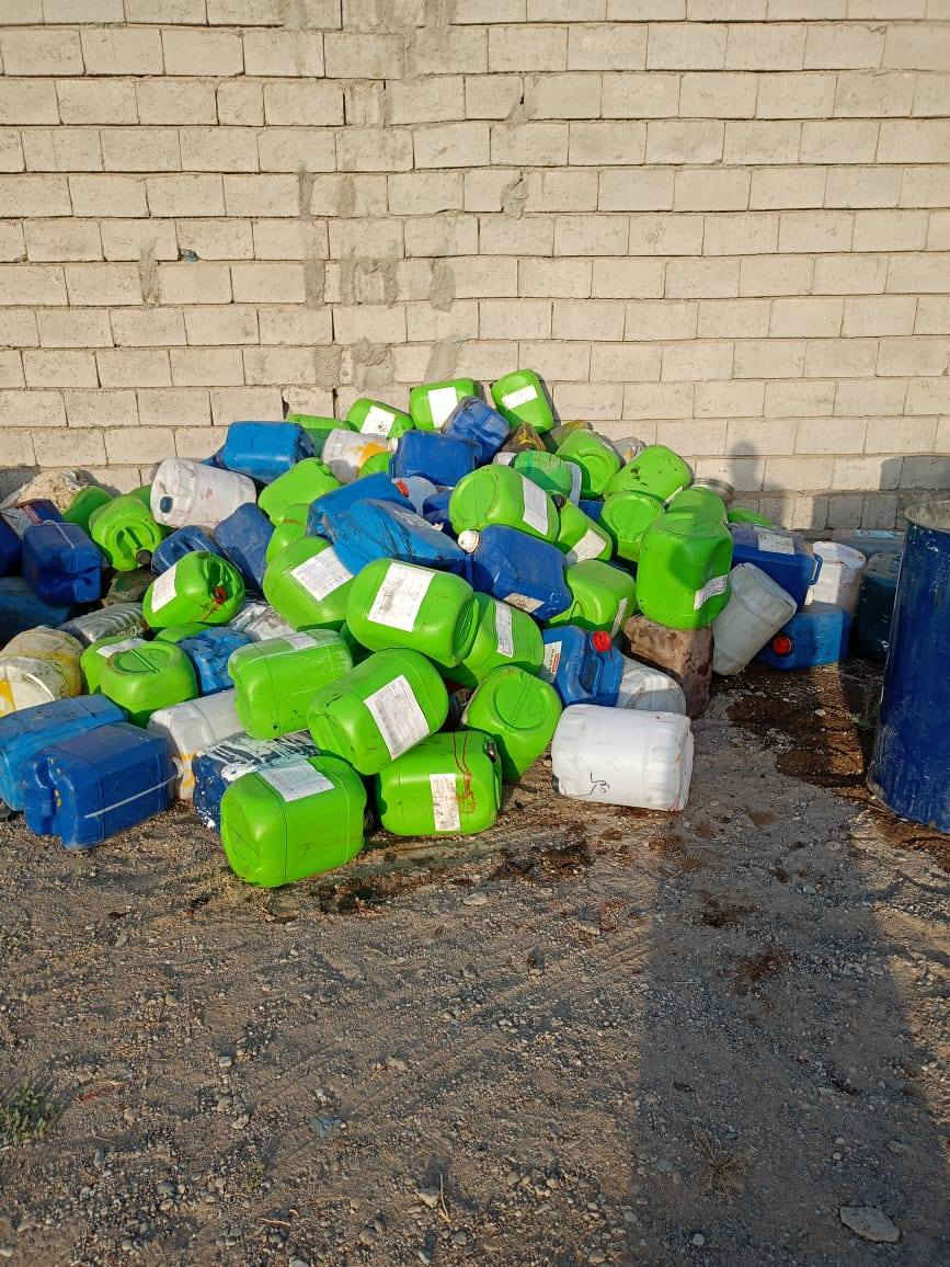 السلام عليكم يوجد جلكانات وبراميل  
سعر البرميل 15000 الف

سعر الجلكانات 3جلكانات ب 5000الف
رقم ***********
